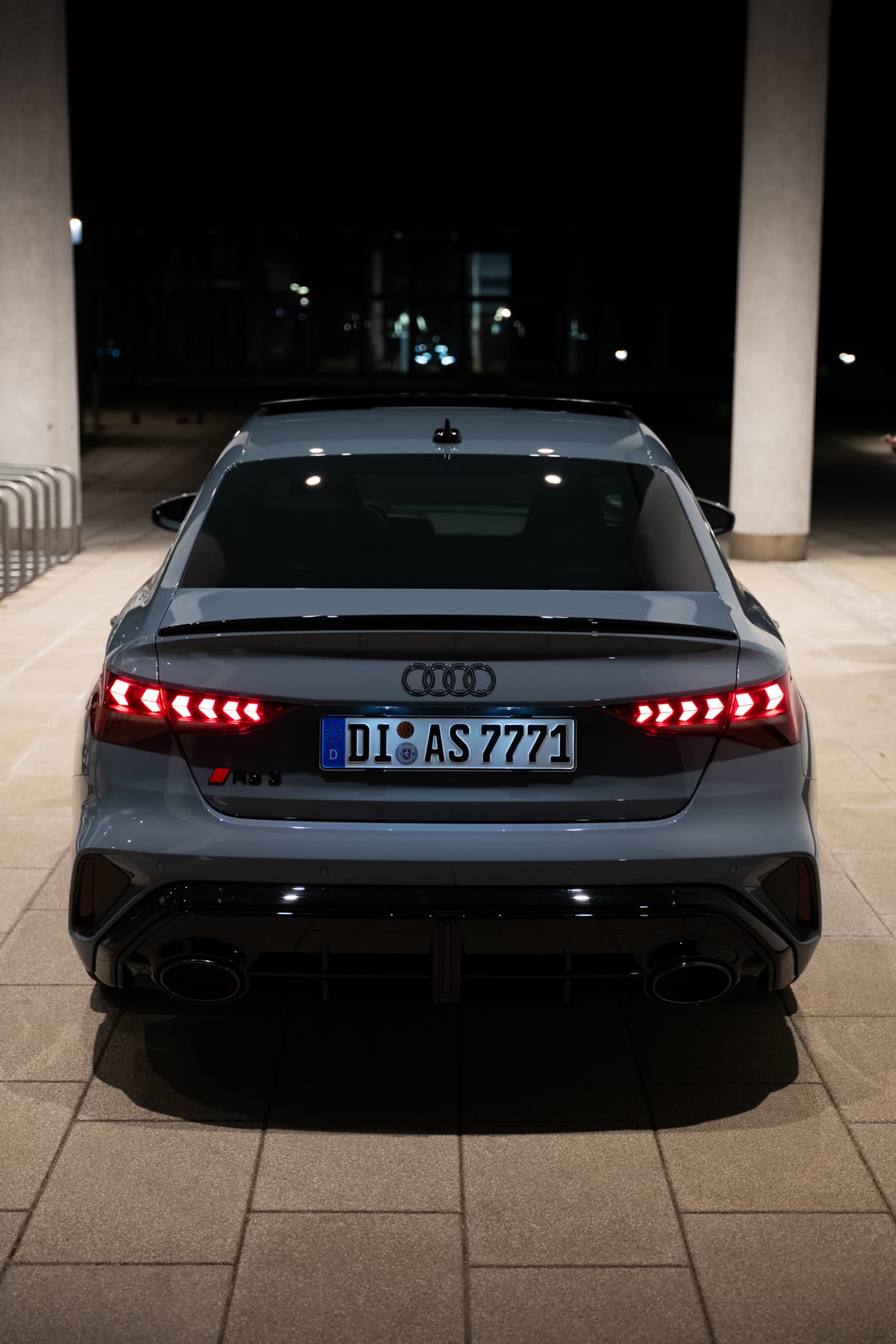 Audi RS3 Limousine – Kemoragrau Bild 12