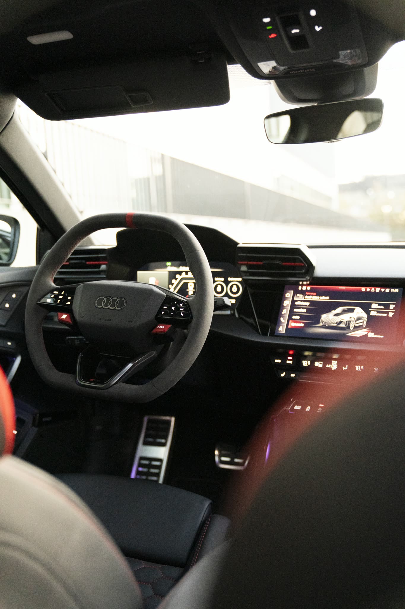 Audi RS3 Limousine – Schwarz Bild 9