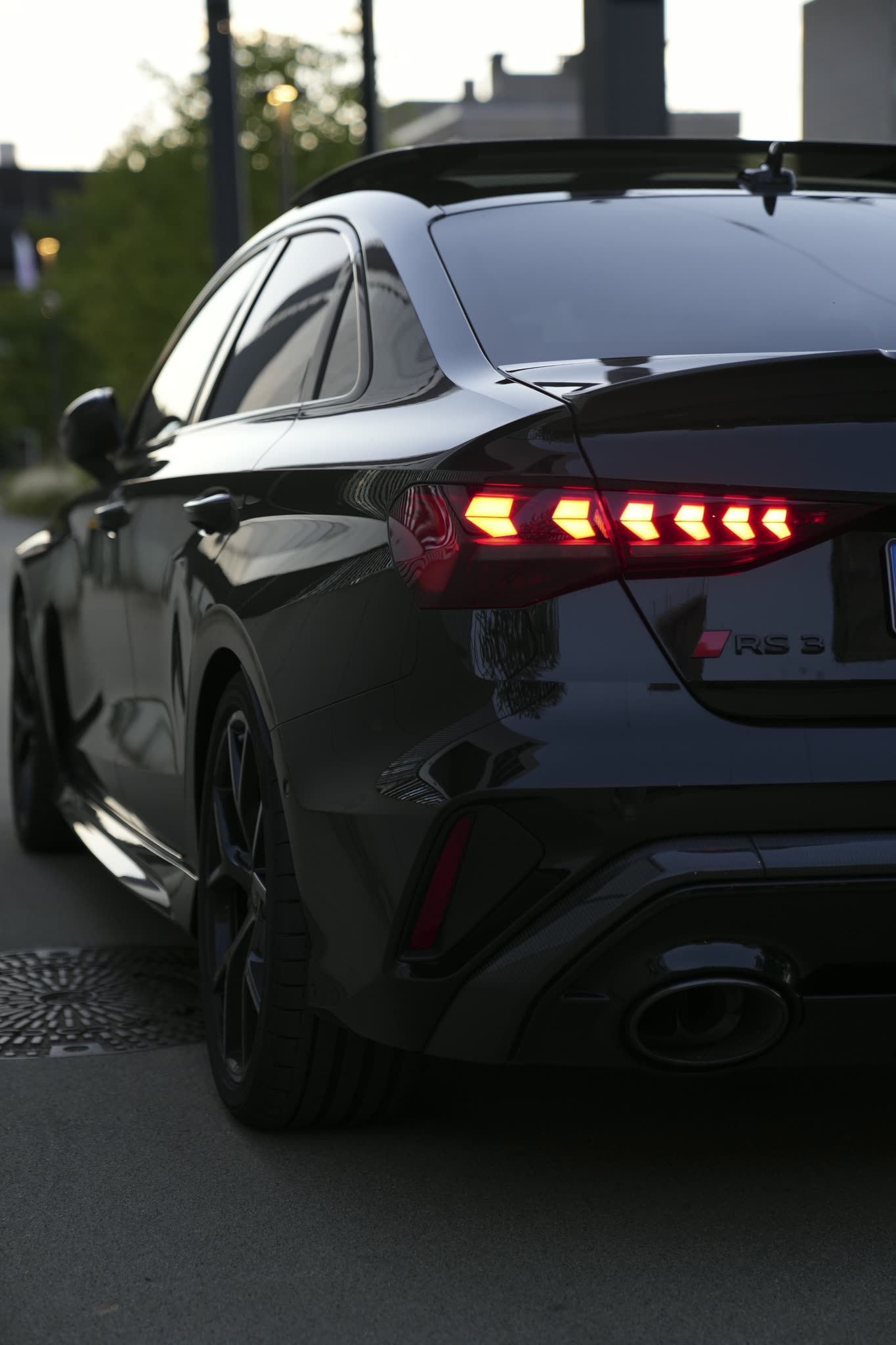 Audi RS3 Limousine – Schwarz Bild 4