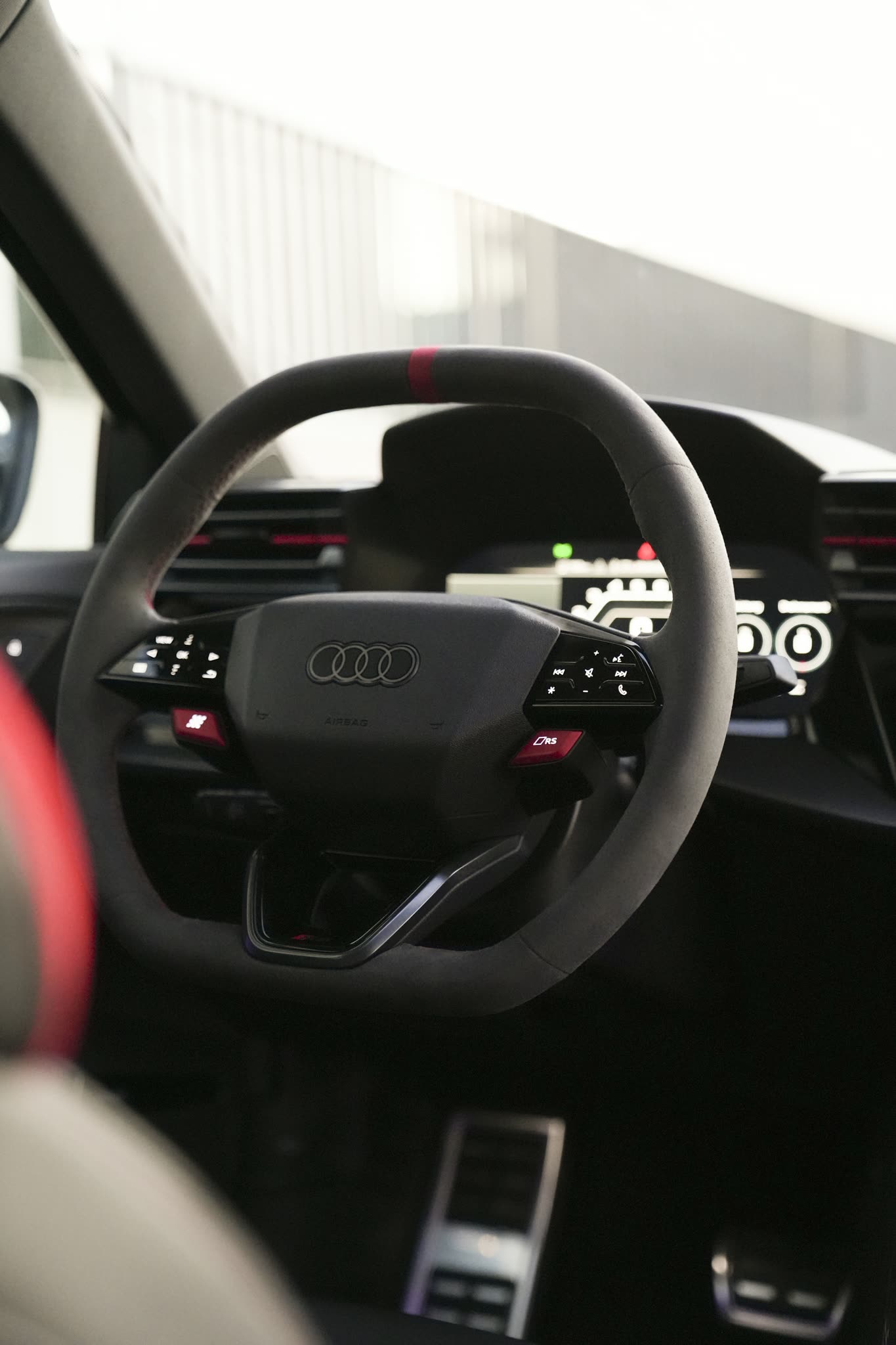 Audi RS3 Limousine – Schwarz Bild 10