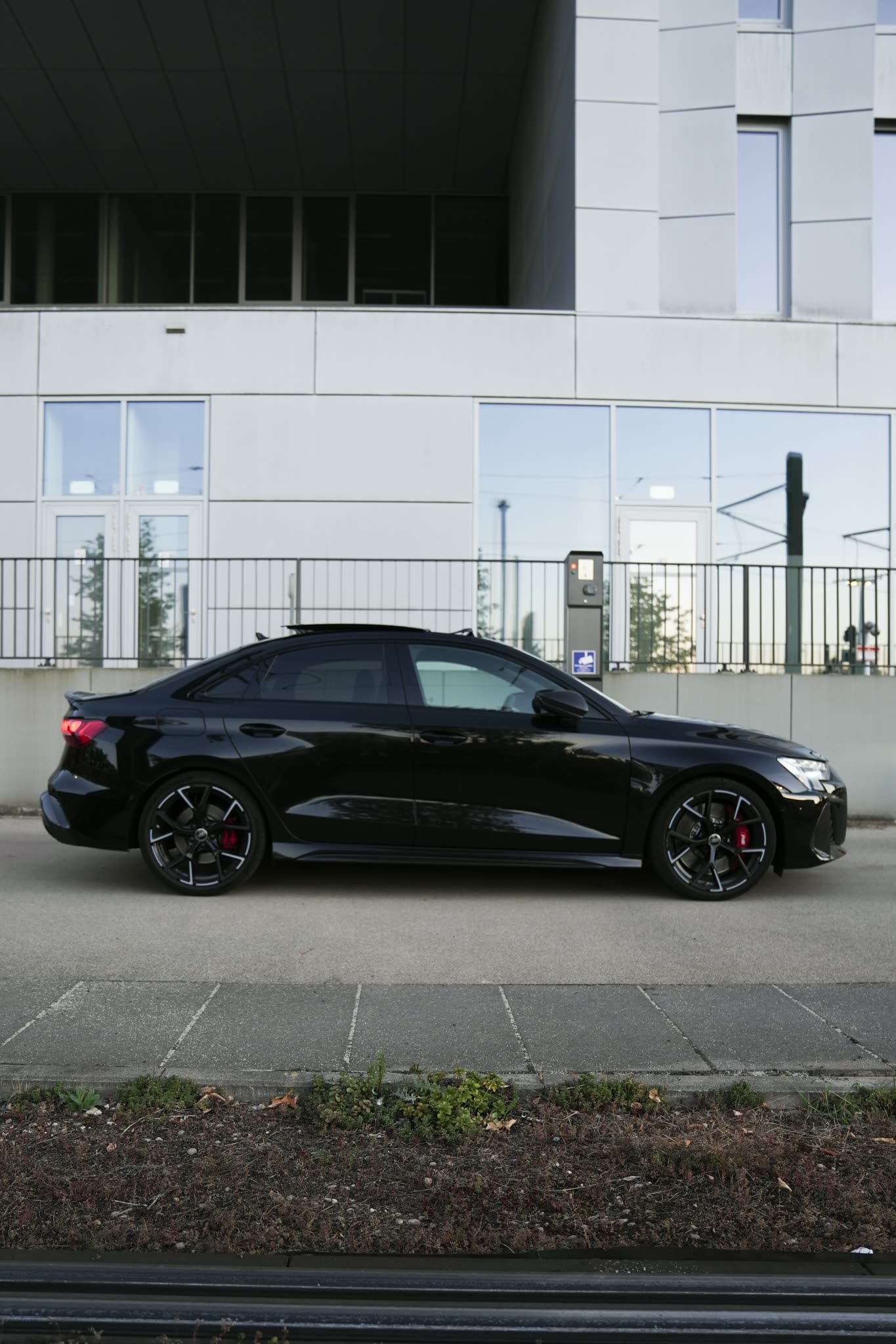 Audi RS3 Limousine – Schwarz Bild 6