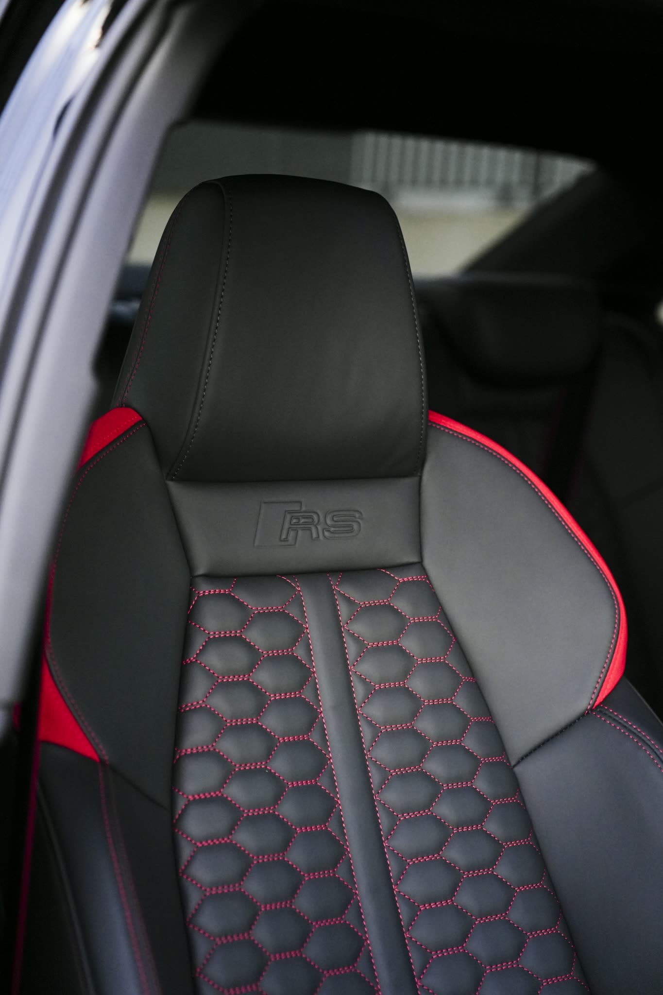 Audi RS3 Limousine – Schwarz Bild 8